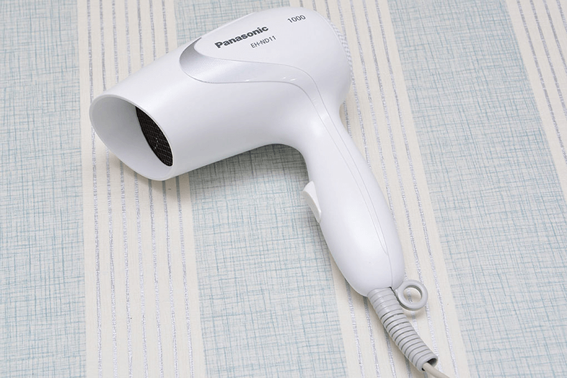 Máy sấy tóc Panasonic ND11 màu trắng